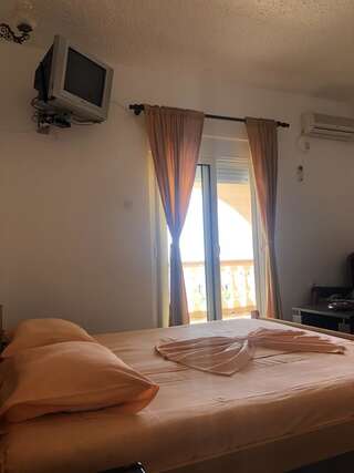 Апартаменты Family Apartments Onyx Улцинь Апартаменты с видом на море-8